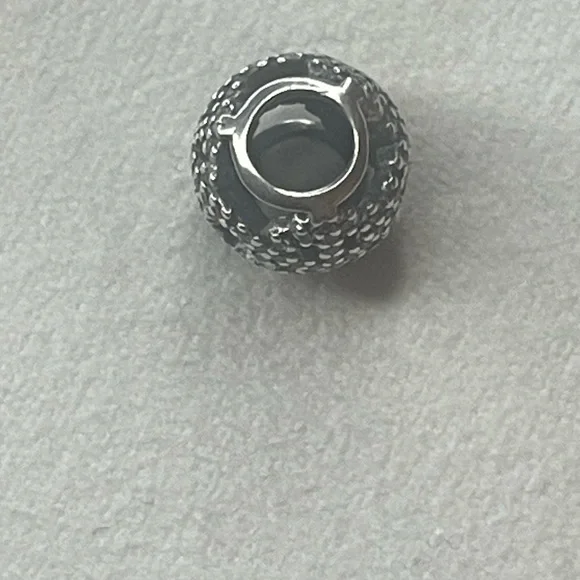 Pandora Snowflake charm - Black Friday 2013 - Picture 5 of 8